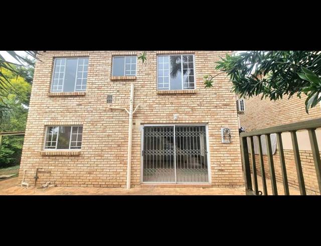 3 BEDROOM TOWNHOUSE FOR SALE IN HEUWELSIG ESTATE